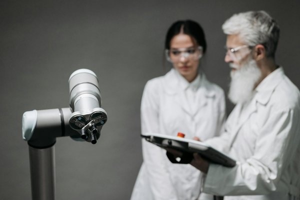 Comment implémenter le chaos engineering pour tester la résilience des systèmes distribués?