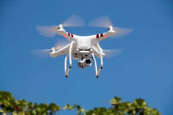 Quels sont les avantages de l'utilisation des drones dans l'industrie de la construction?
